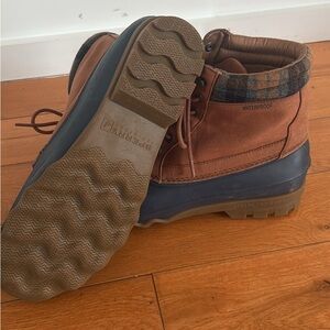 Men’s like new Sperry boots. Size 12